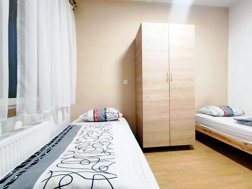 Guest House *